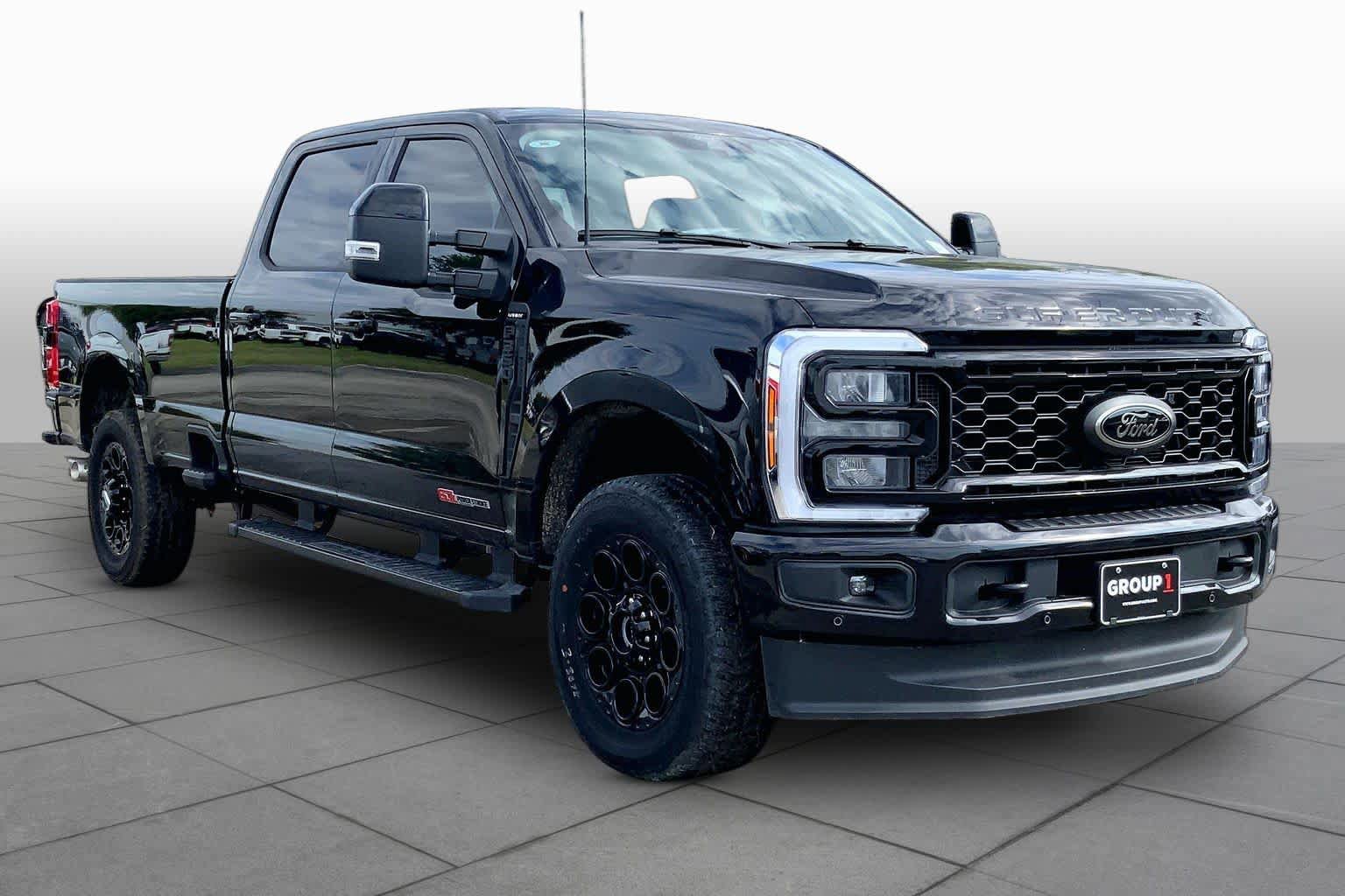 New 2026 Ford F350 Lariat w/ Black Appearance Package AWD/4WD video 2