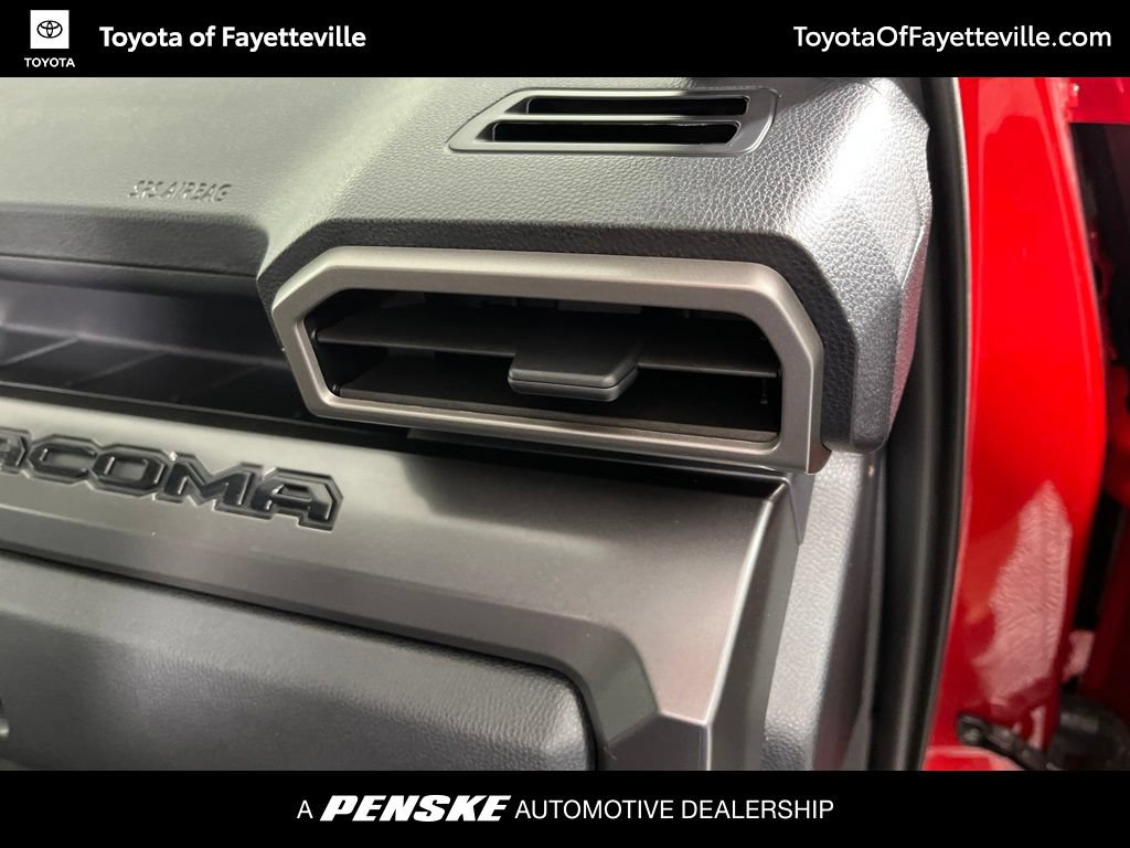 Used 2025 Toyota Tacoma SR5 AWD/4WD image 12