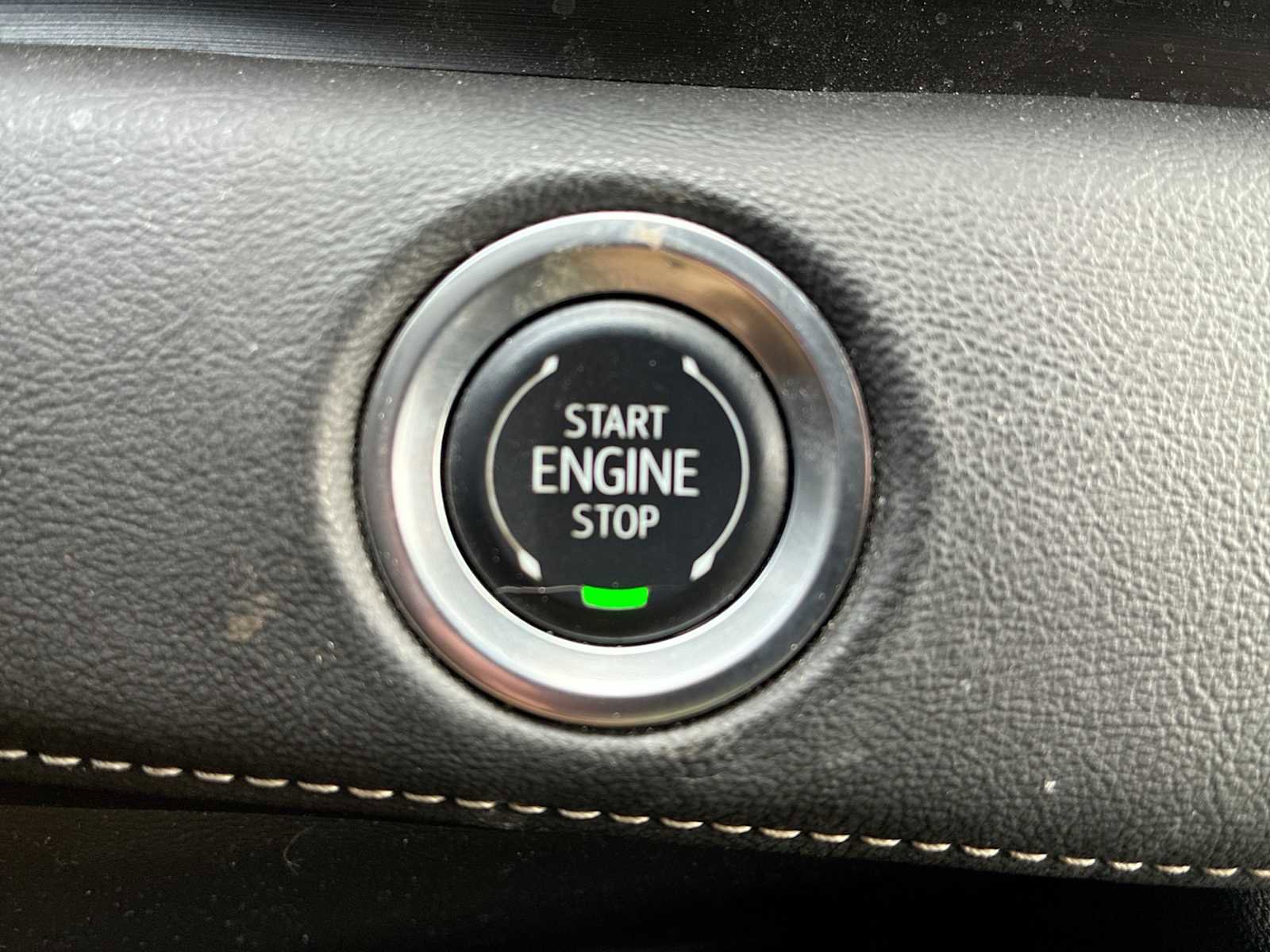 Certified 2024 Cadillac Escalade ESV Luxury image 17