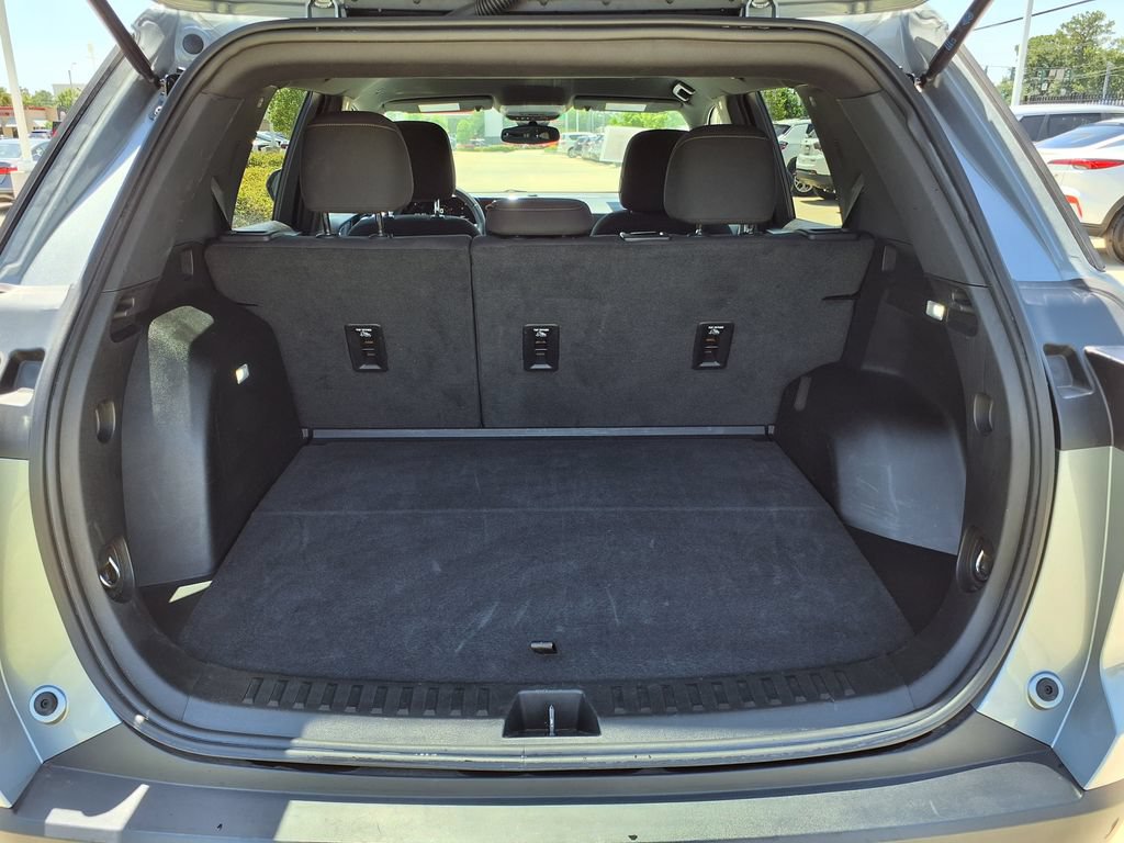 Used 2025 Chevrolet Equinox LT FWD image 12