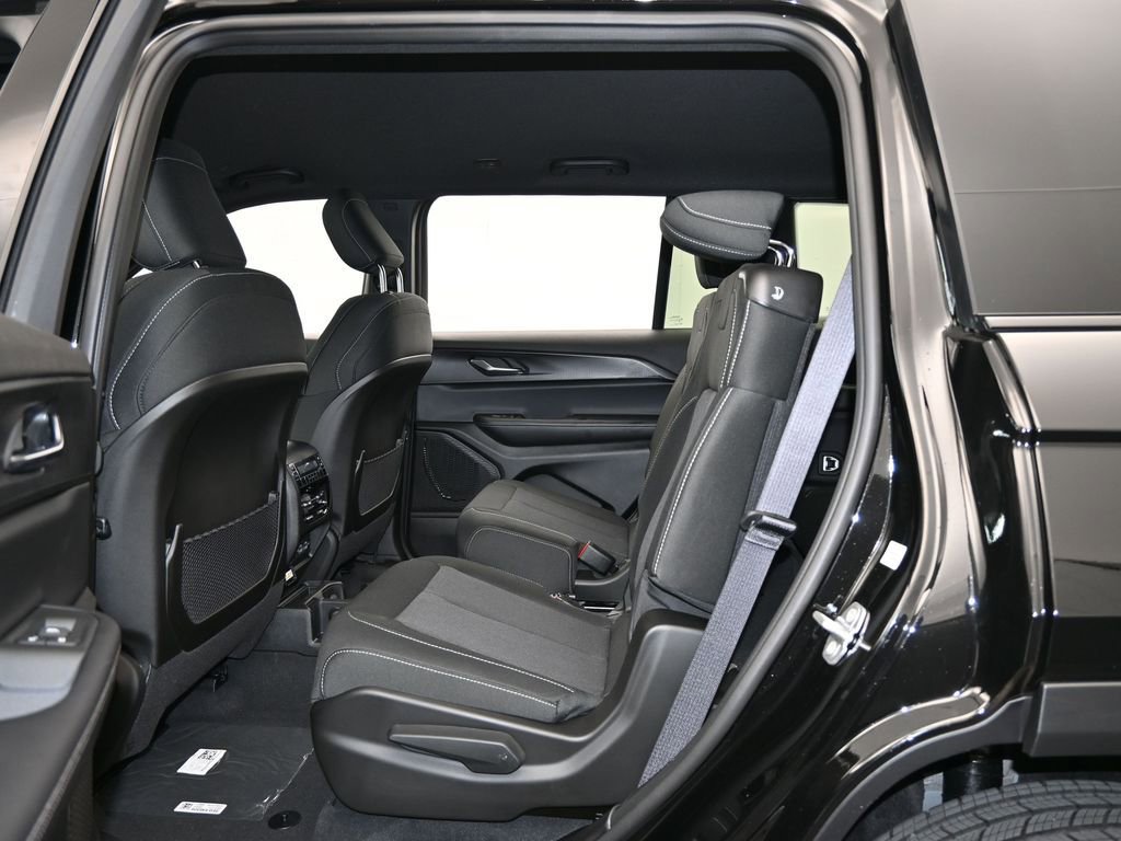 Used 2024 Jeep Grand Cherokee L Laredo w/ Luxury Tech Group I image 25