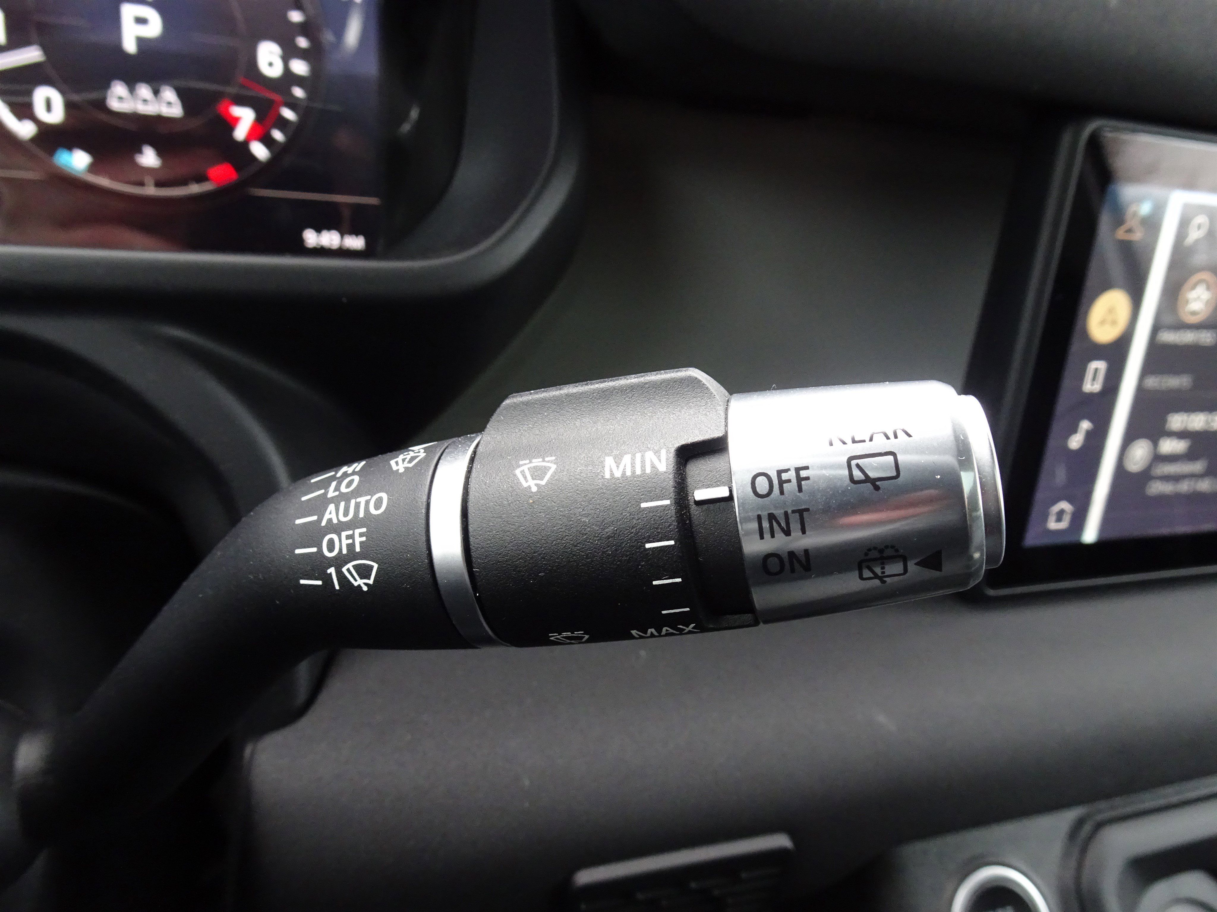 Used 2020 Land Rover Defender 110 SE image 35