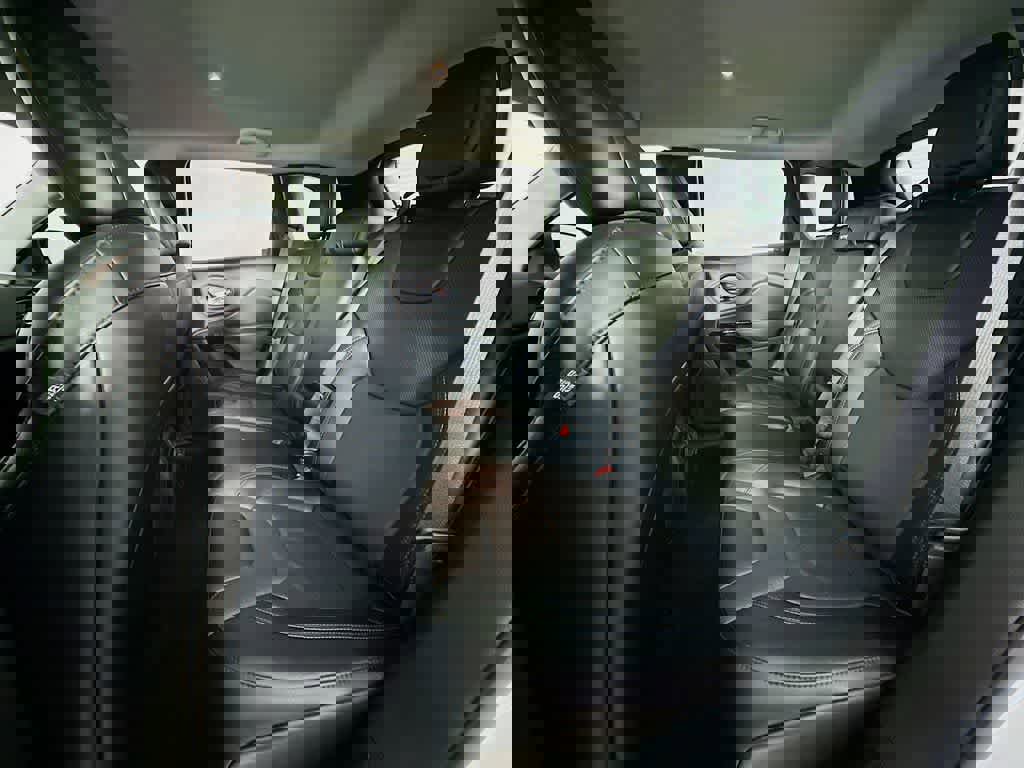 Used 2023 Jeep Cherokee Altitude Lux image 14