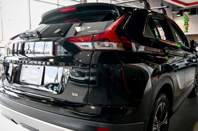 Used 2022 Mitsubishi Eclipse Cross SE image 11