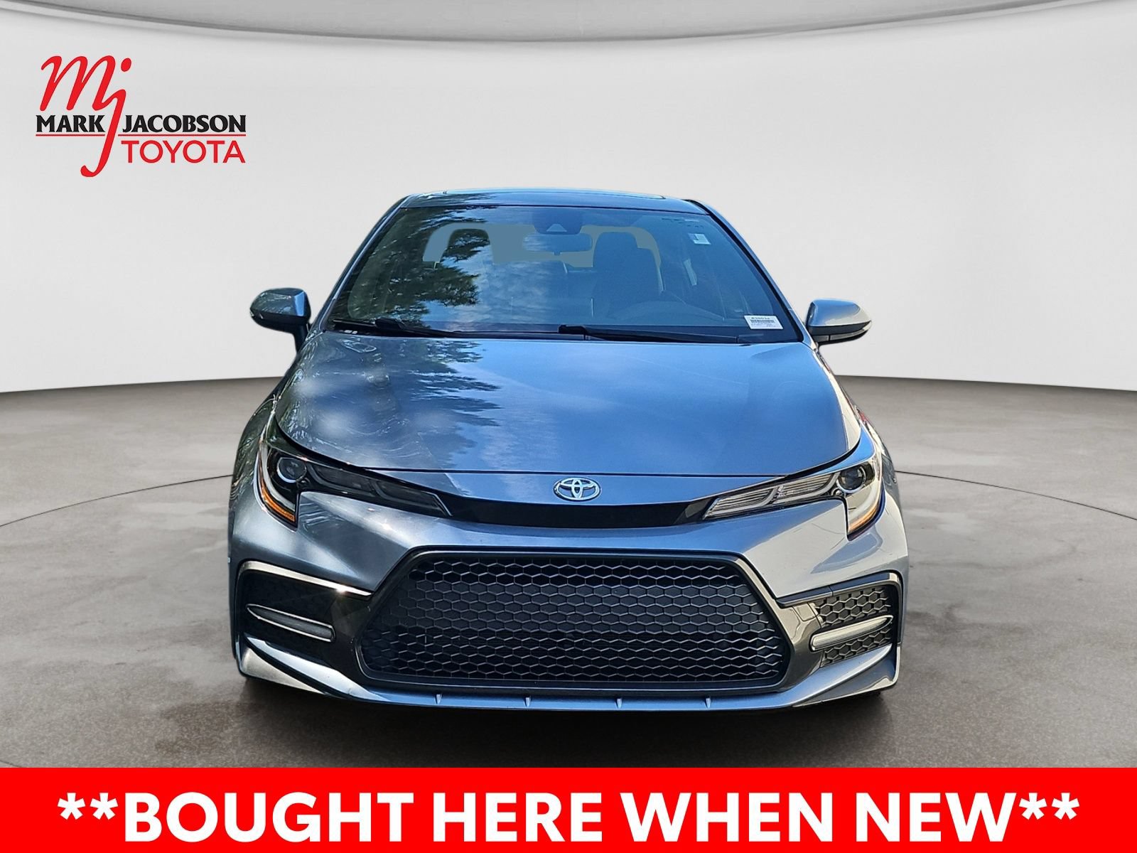 Used 2020 Toyota Corolla XSE FWD image 3