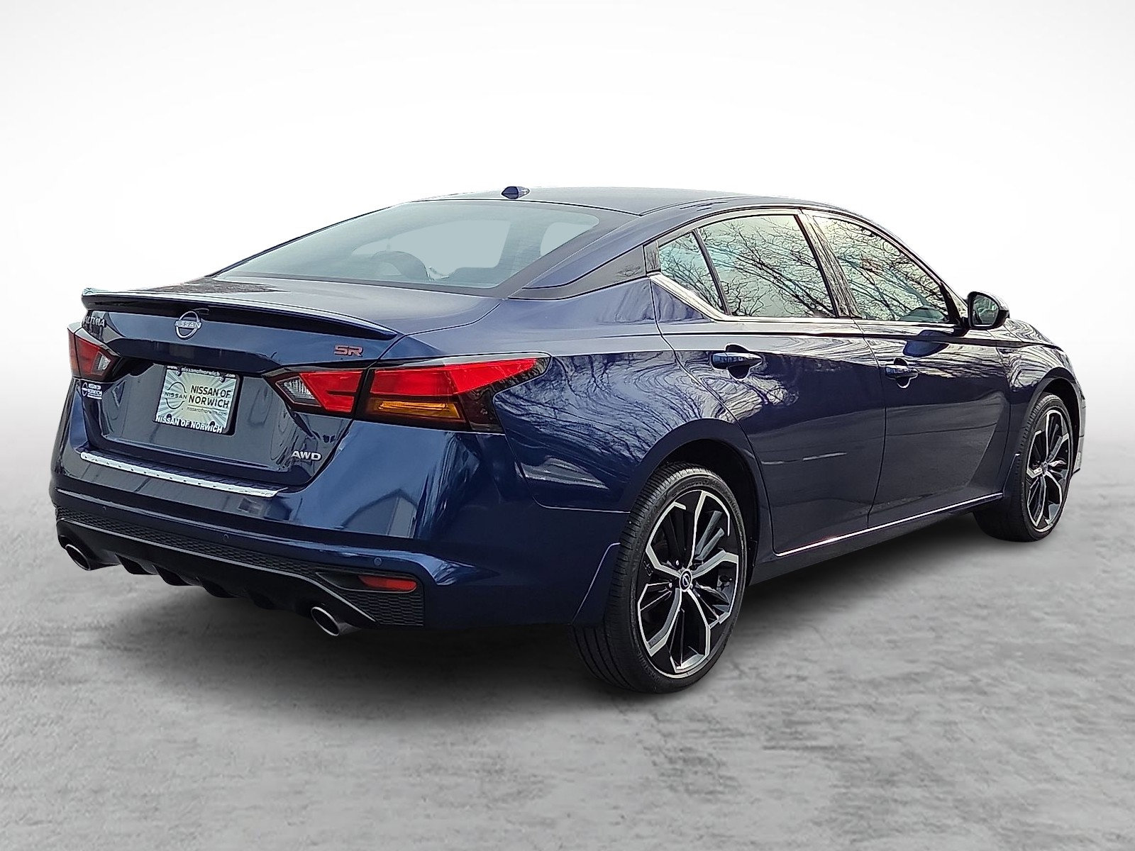 Used 2023 Nissan Altima 2.5 SR w/ SR Premium Package image 6