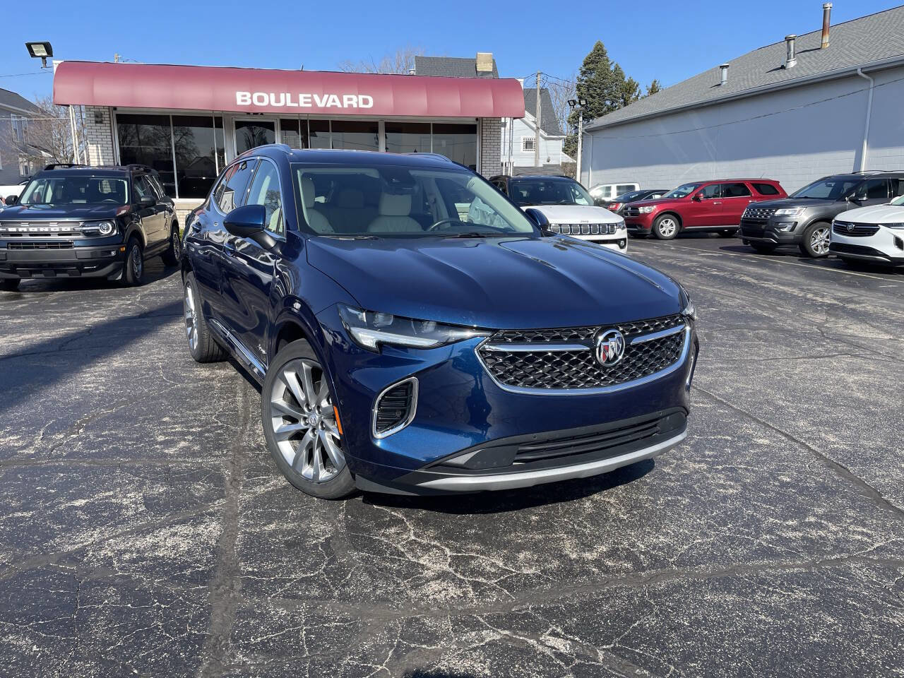 Used 2023 Buick Envision Avenir AWD/4WD image 1