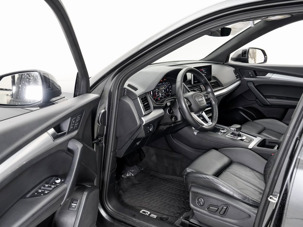 Used 2020 Audi Q5 2.0T Titanium Premium Plus w/ Premium Plus Package image 7