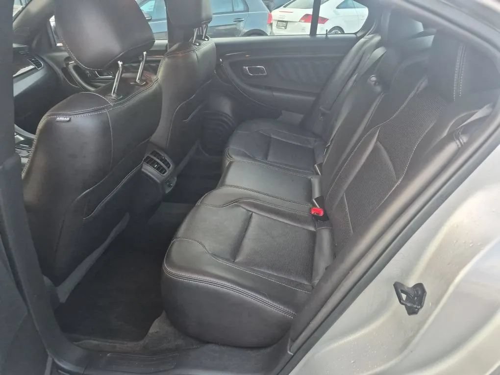 Used 2013 Ford Taurus Limited FWD image 17