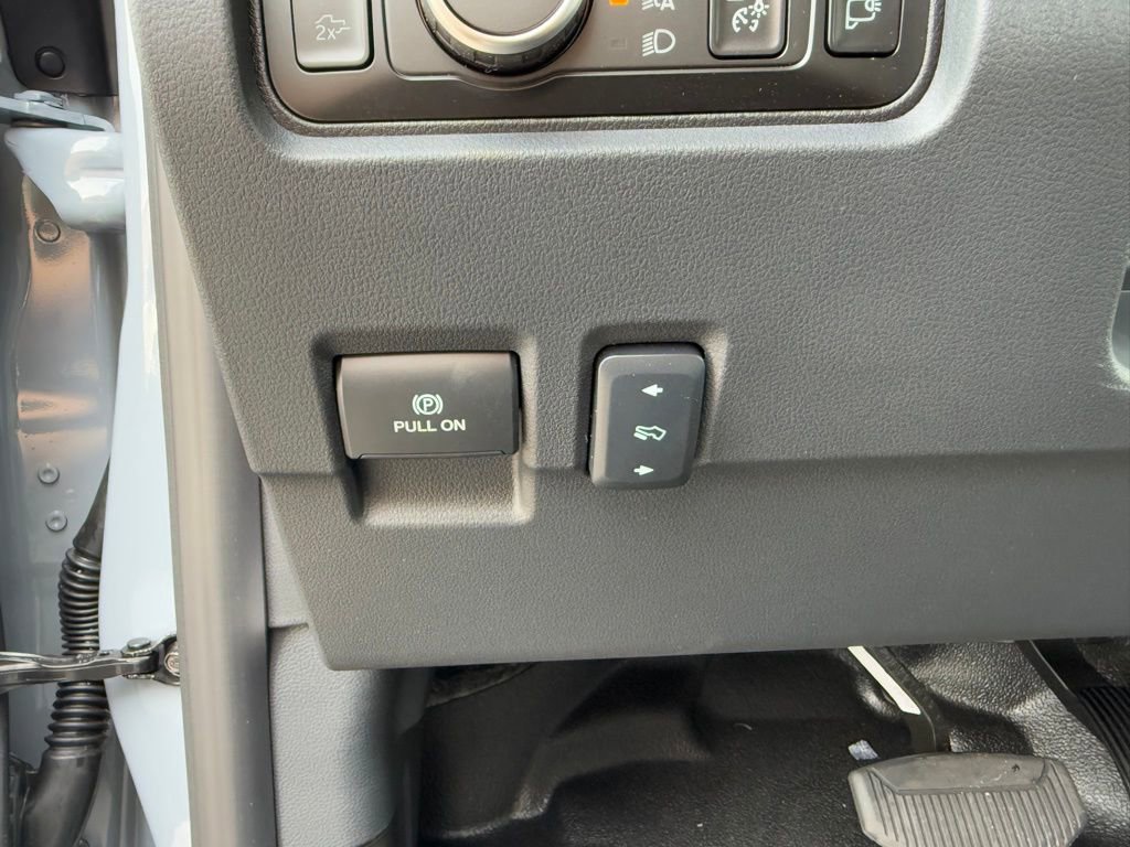 New 2026 Ford F250 Lariat w/ Black Appearance Package image 8