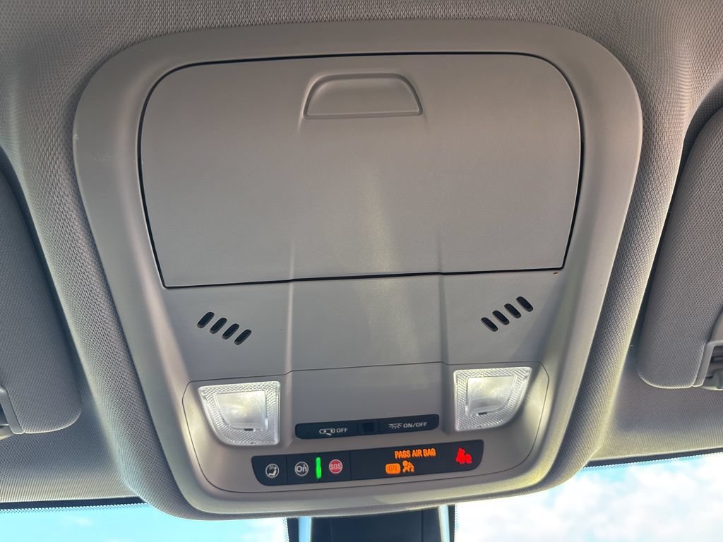 Used 2025 Chevrolet Blazer LT FWD image 32
