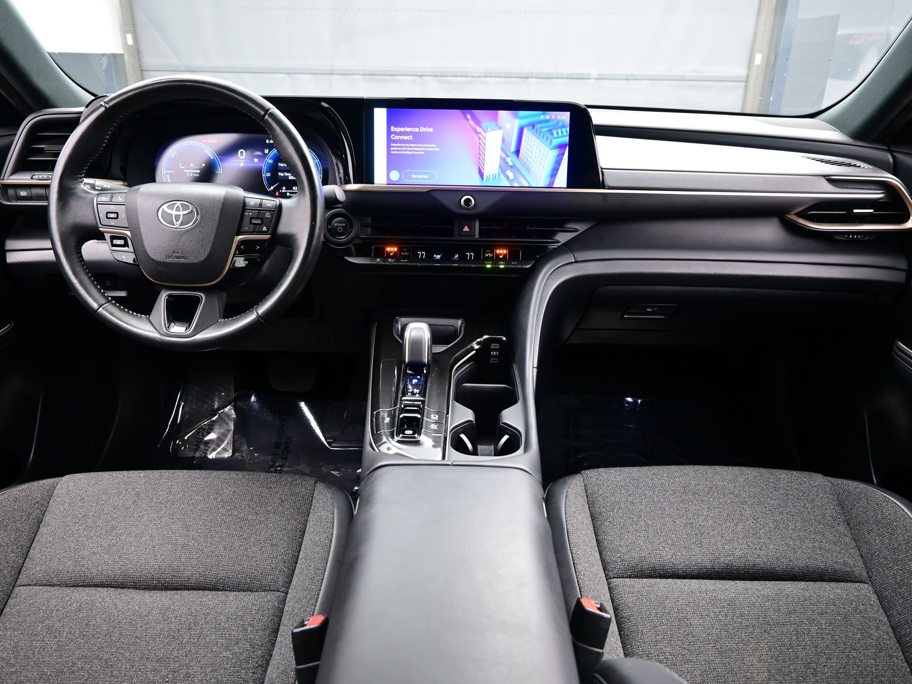 Used 2024 Toyota Crown XLE AWD/4WD image 17