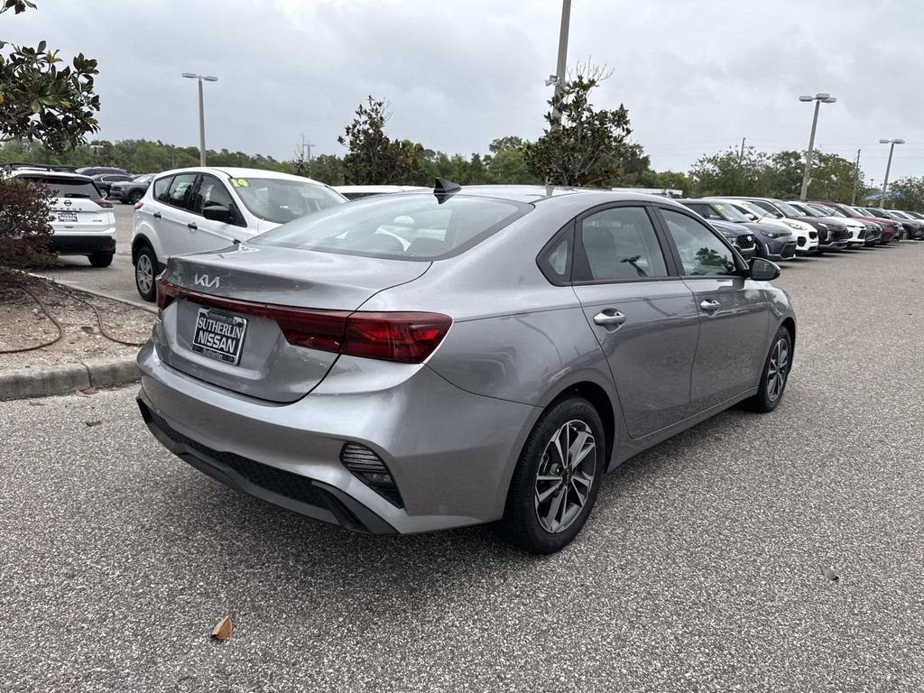Used 2024 Kia Forte LXS w/ LXS Technology Package image 4
