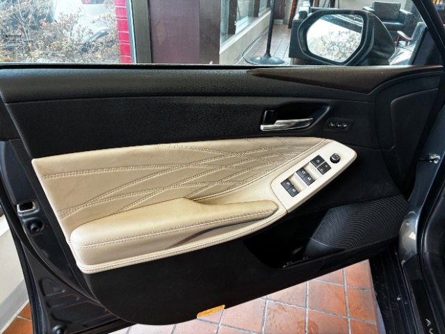 Used 2020 Toyota Avalon Limited w/ Advanced Safety Package image 13