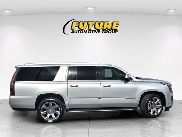 Used 2019 Cadillac Escalade ESV Luxury image 3