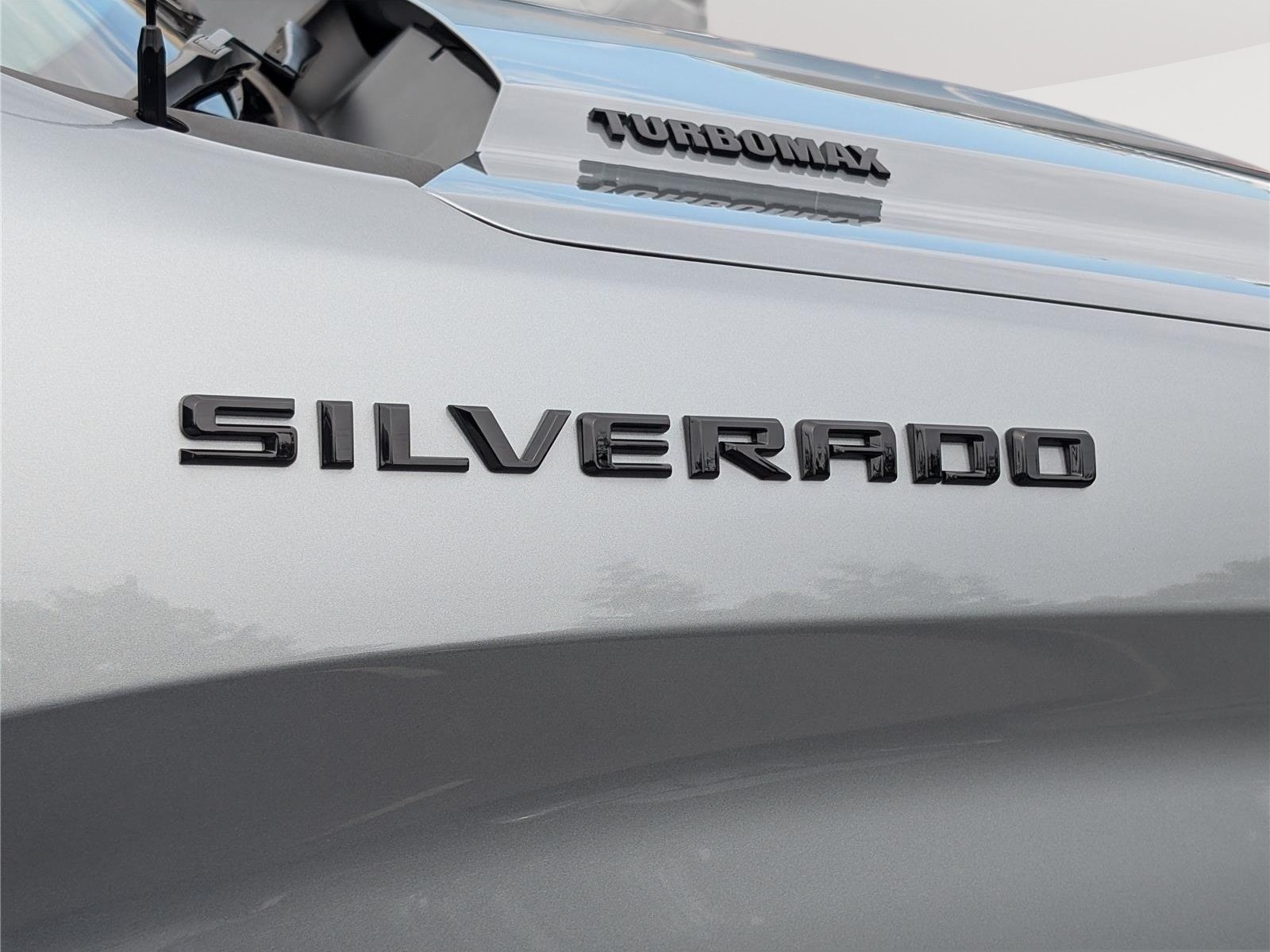 Used 2025 Chevrolet Silverado 1500 Custom w/ Rally Edition AWD/4WD image 9