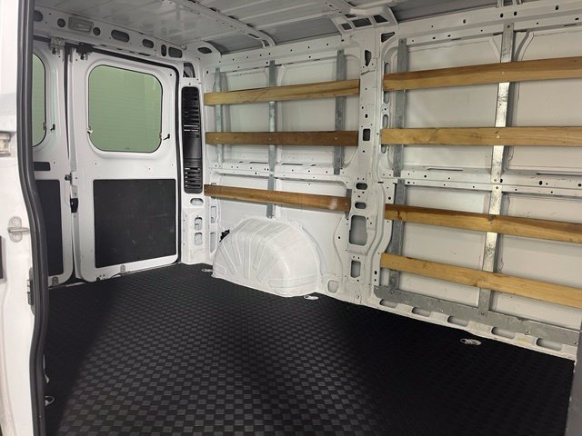 Used 2025 RAM ProMaster 2500 w/ U-Haul Equipment Group FWD image 33
