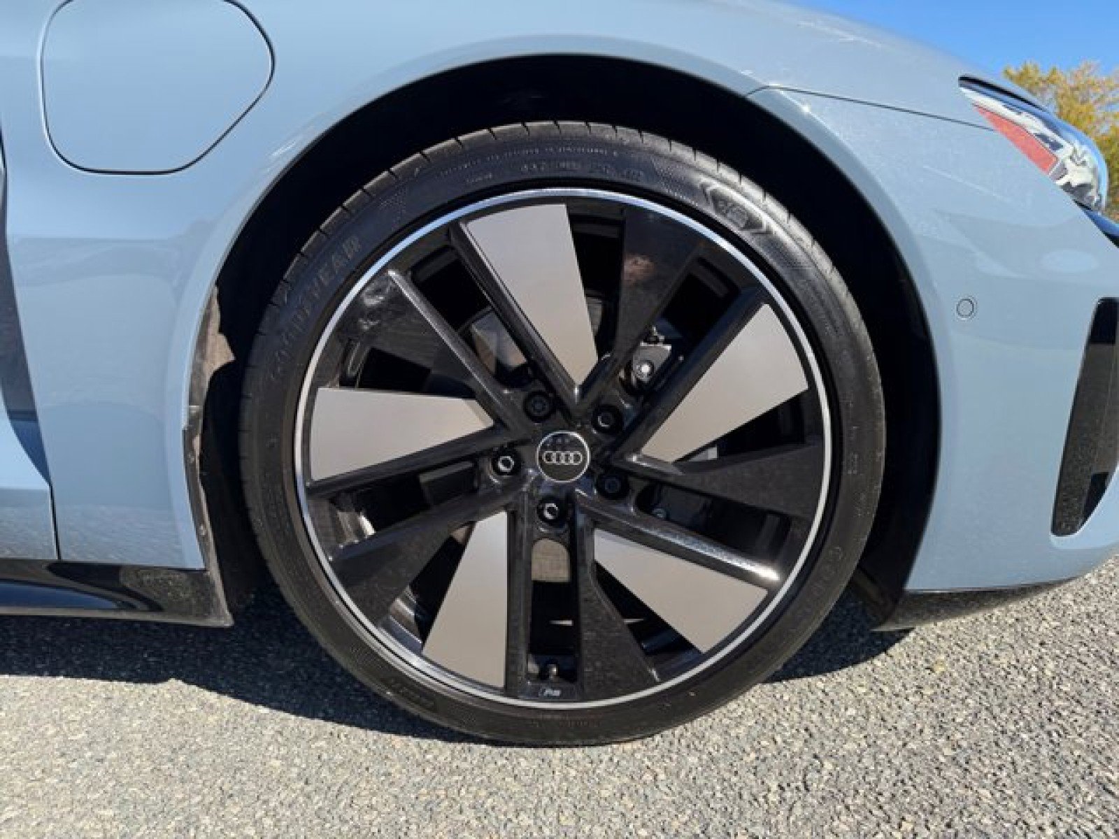 Used 2023 Audi e-tron GT Prestige w/ Prestige Package image 9