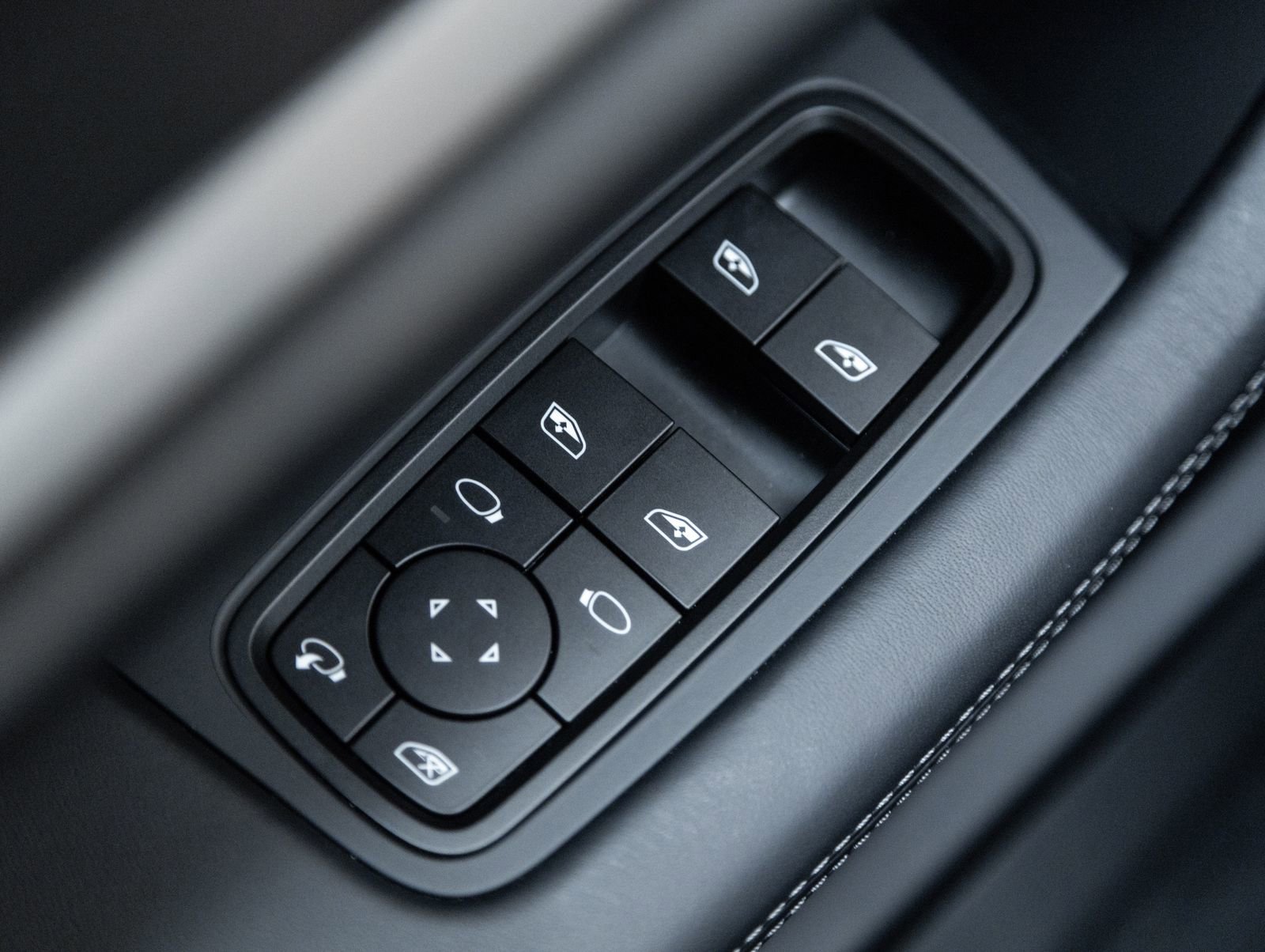 New 2026 Porsche Taycan image 20