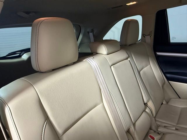 Used 2019 Toyota Highlander XLE FWD image 46