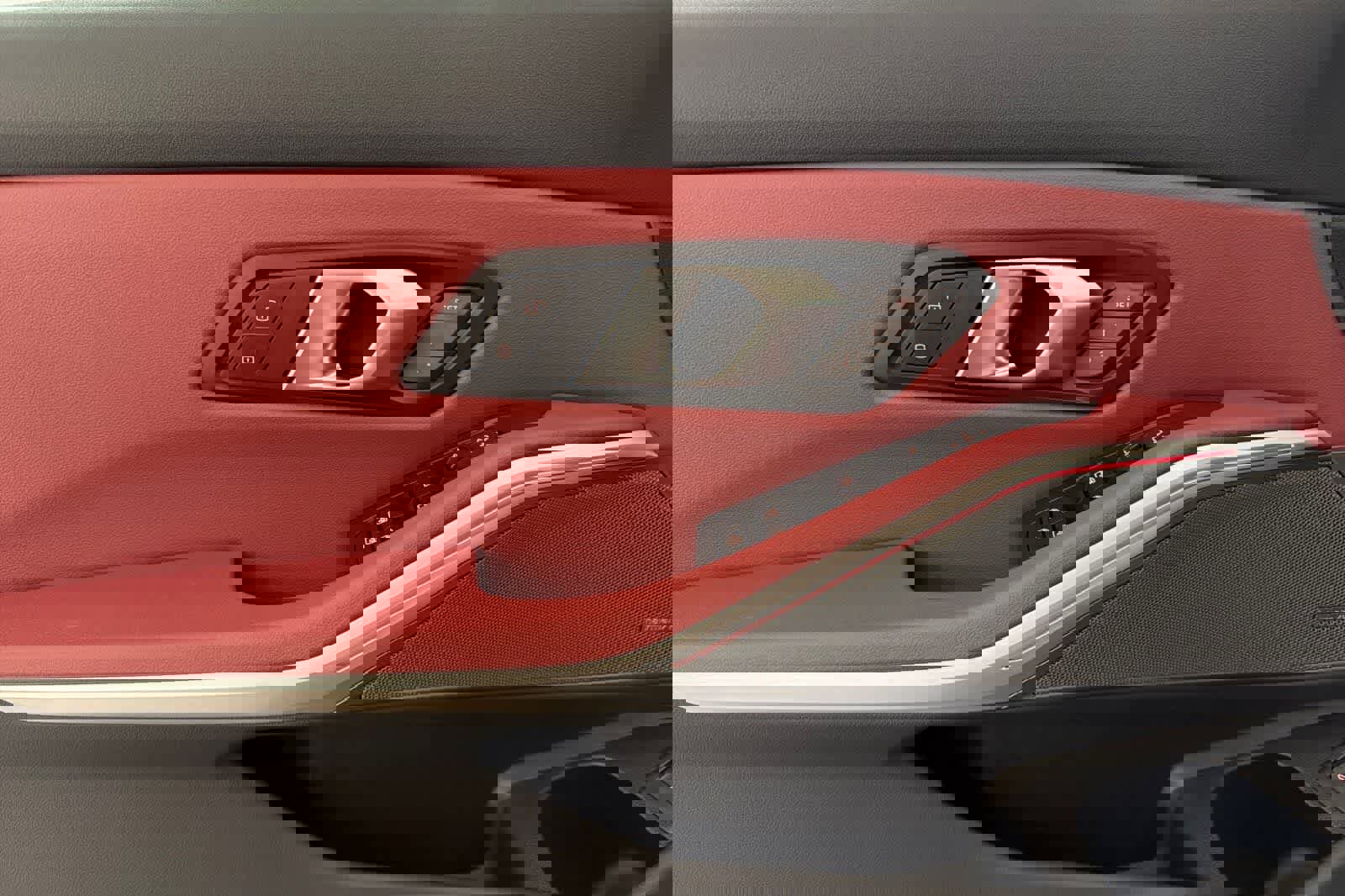 Used 2025 BMW 330i Sedan w/ Premium Package image 12