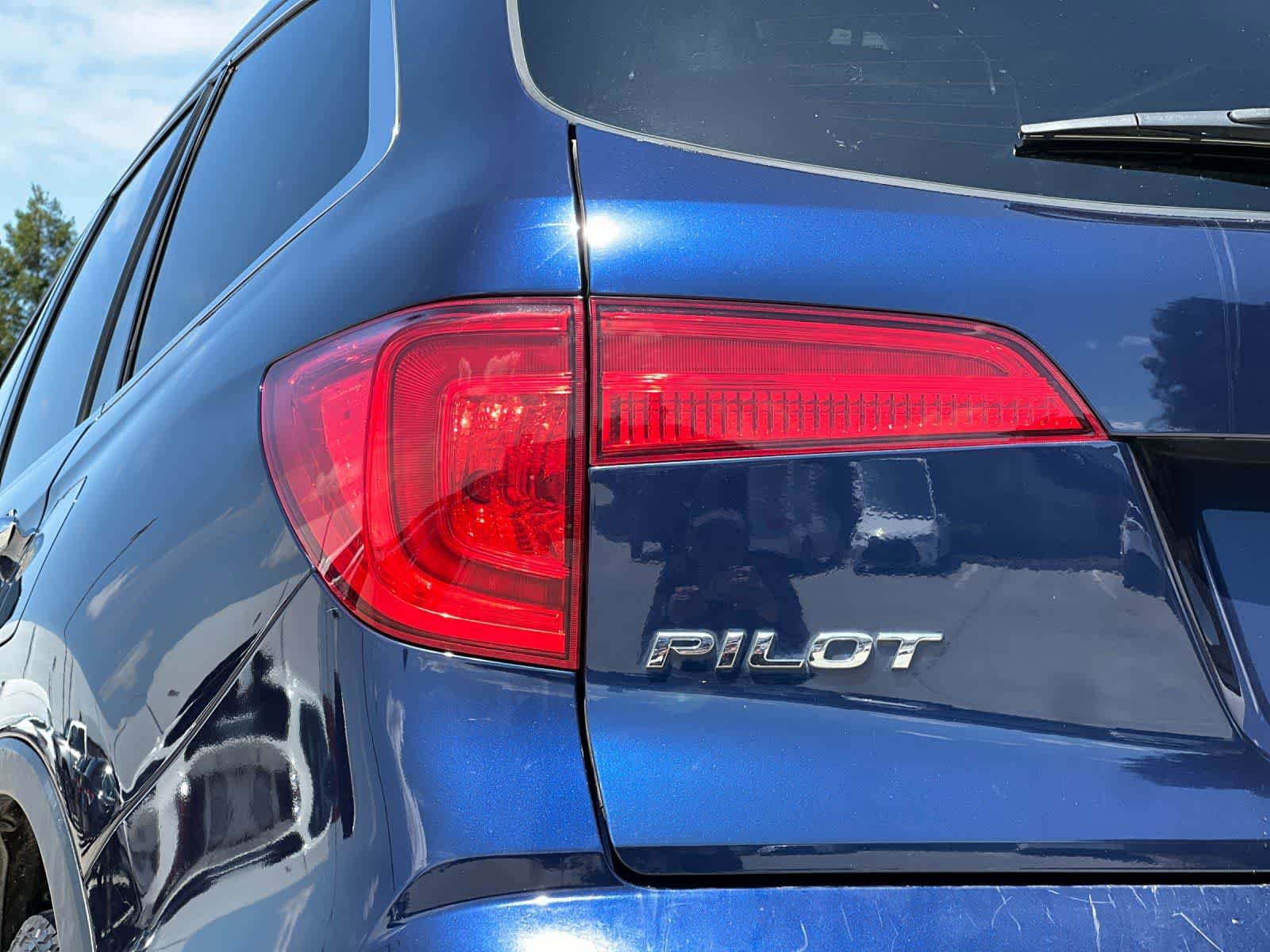 Used 2017 Honda Pilot Elite image 30