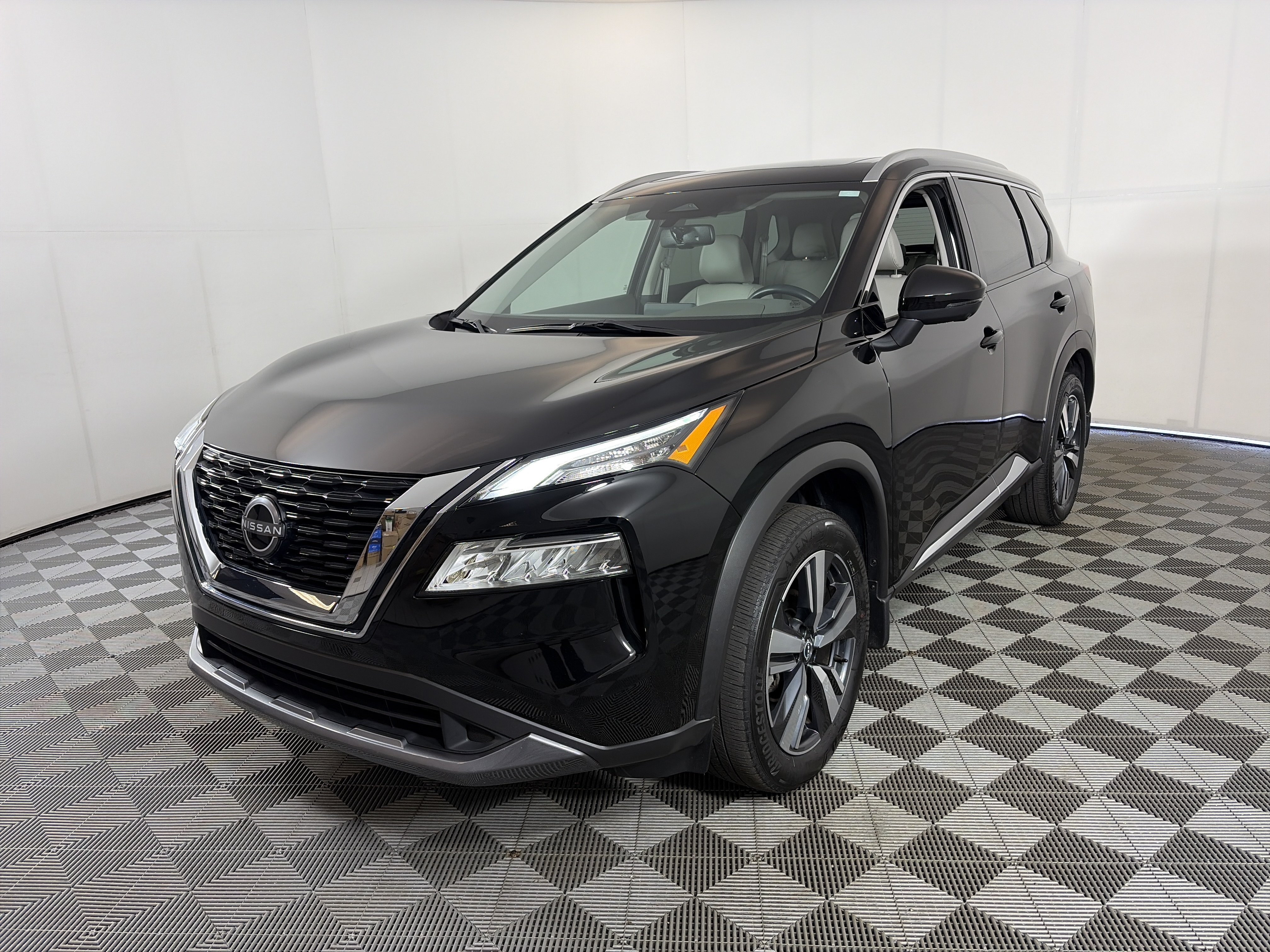 Certified 2023 Nissan Rogue SL AWD/4WD image 2