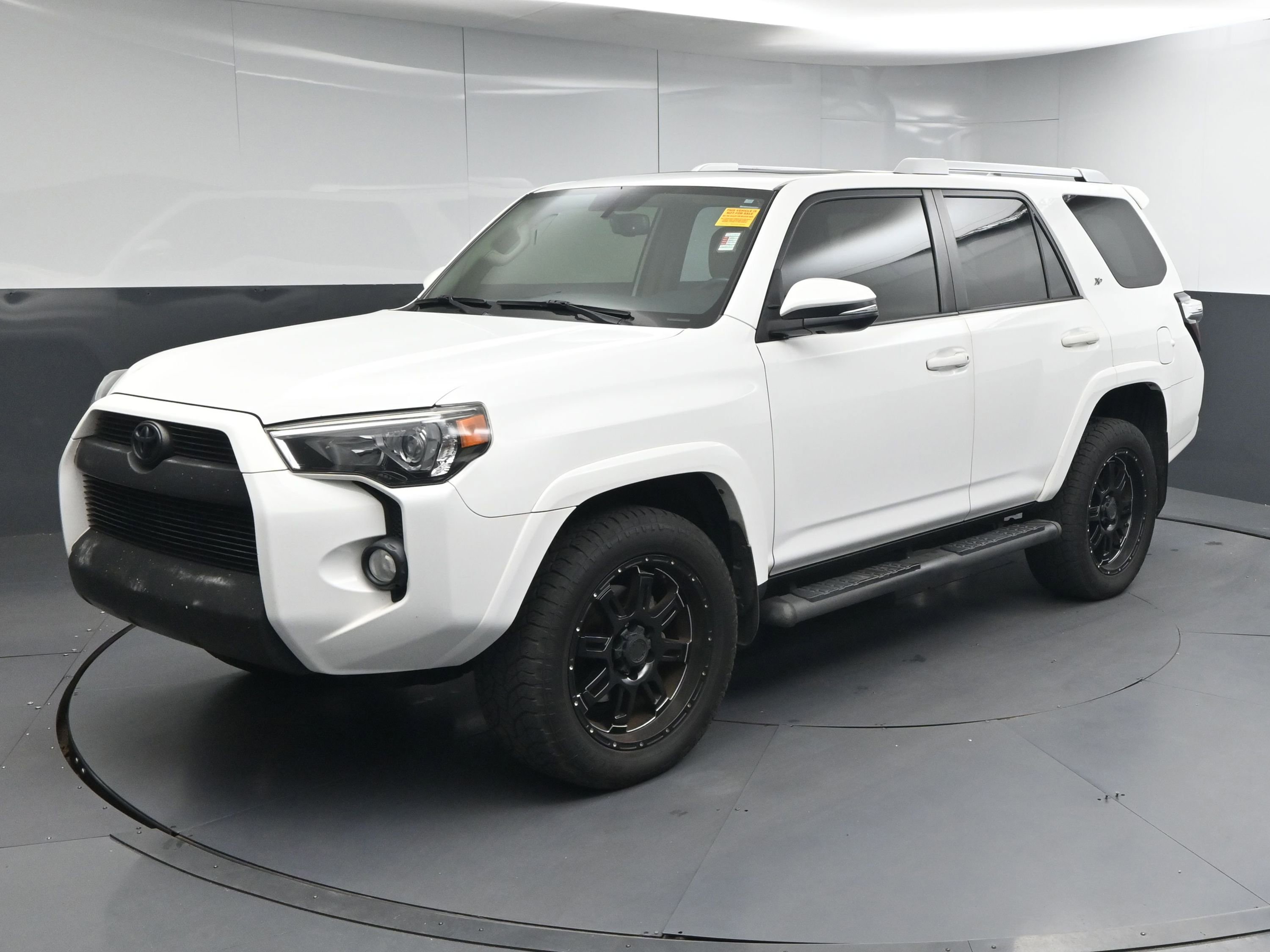 Used 2016 Toyota 4Runner SR5 Premium image 4