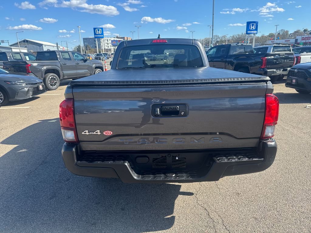 Used 2020 Toyota Tacoma SR AWD/4WD image 9