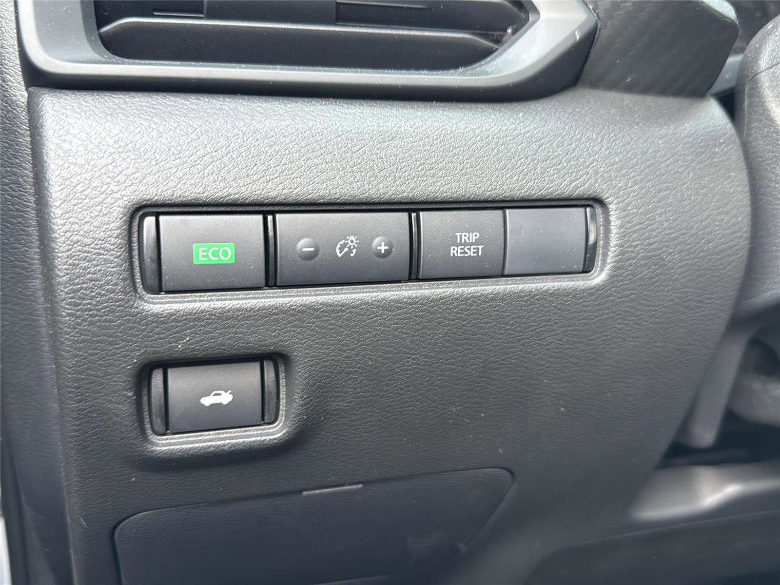 Used 2025 Nissan Sentra S FWD image 17