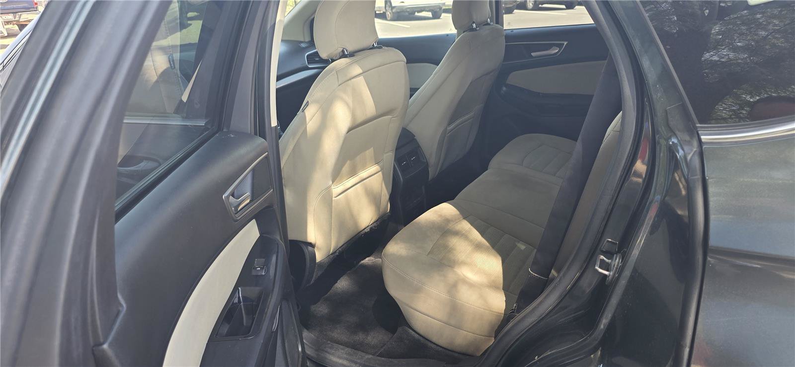Used 2015 Ford Edge SEL FWD image 12