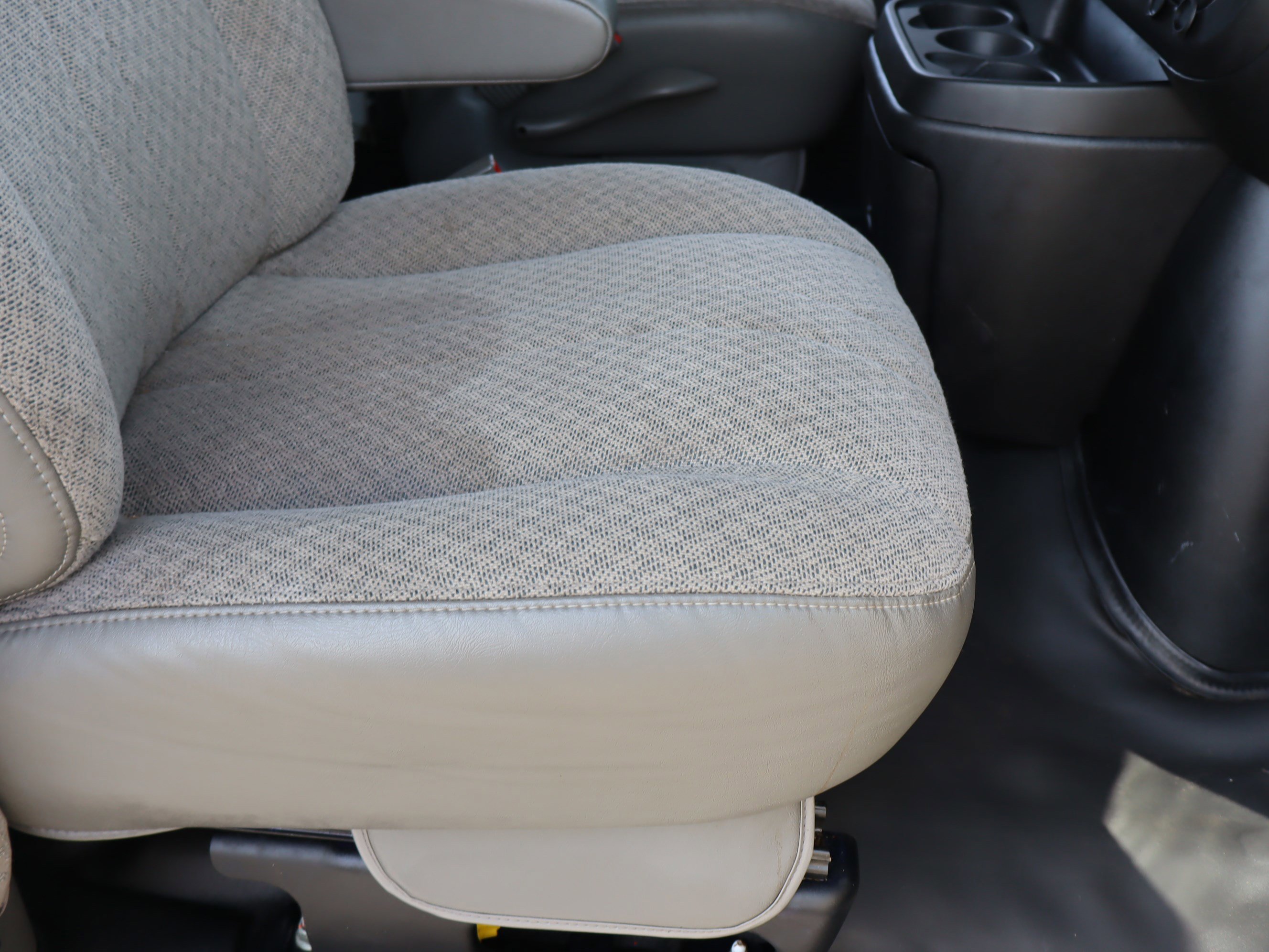 Used 2019 Chevrolet Express 3500 w/ Power Convenience Package image 30