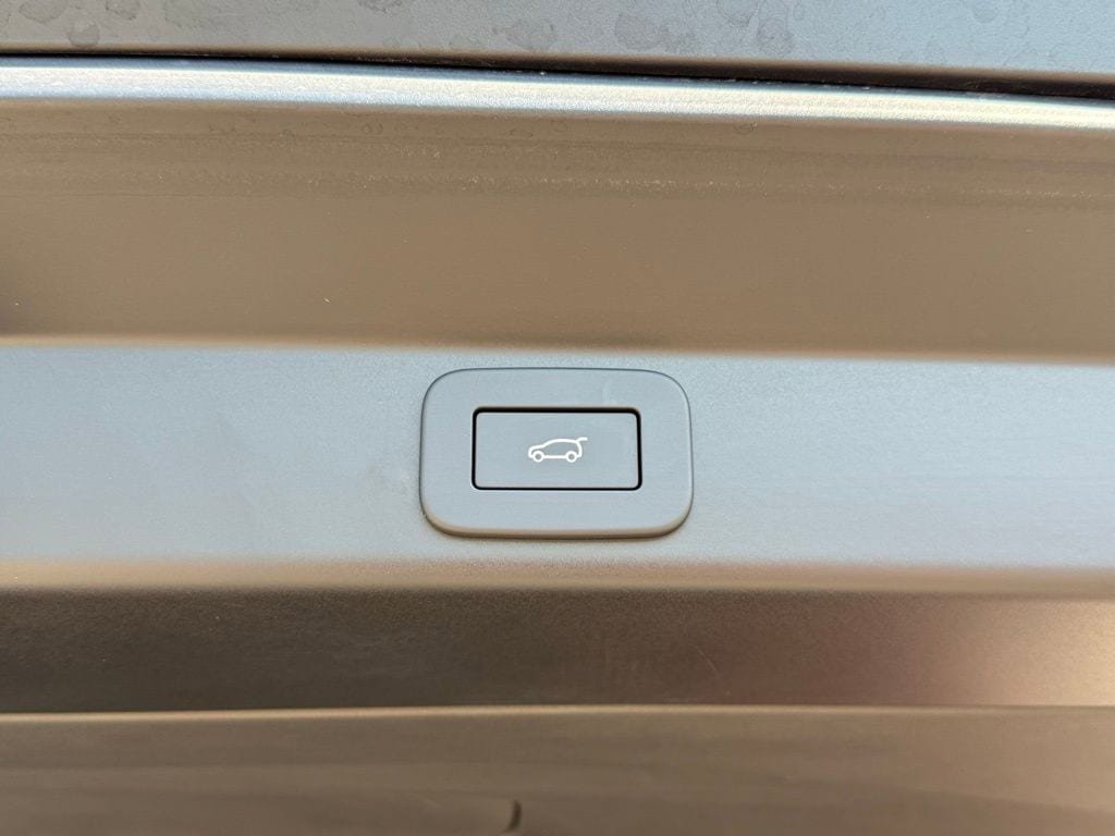 Certified 2025 Land Rover Range Rover Sport Dynamic SE image 36