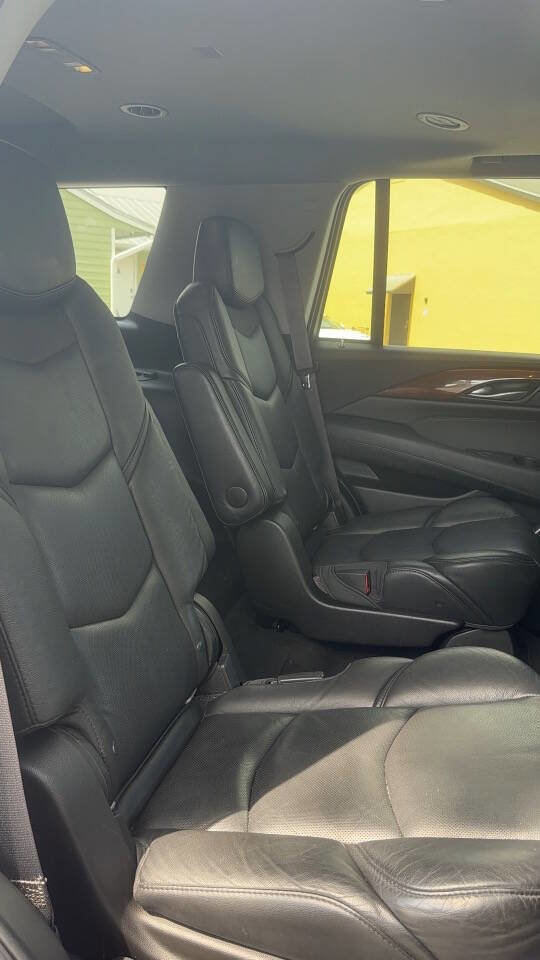 Used 2017 Cadillac Escalade Luxury RWD image 13