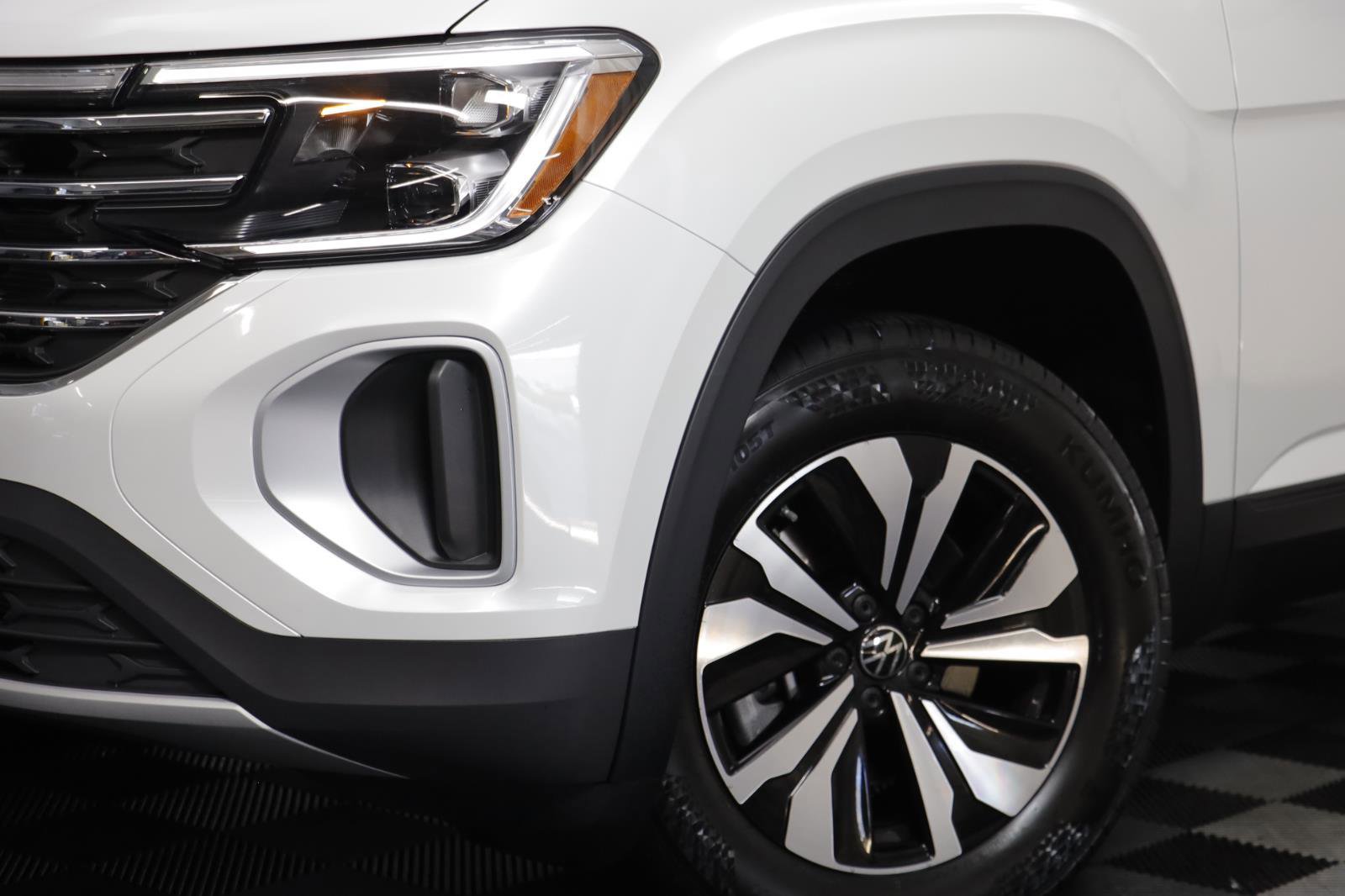 New 2026 Volkswagen Atlas SE image 3