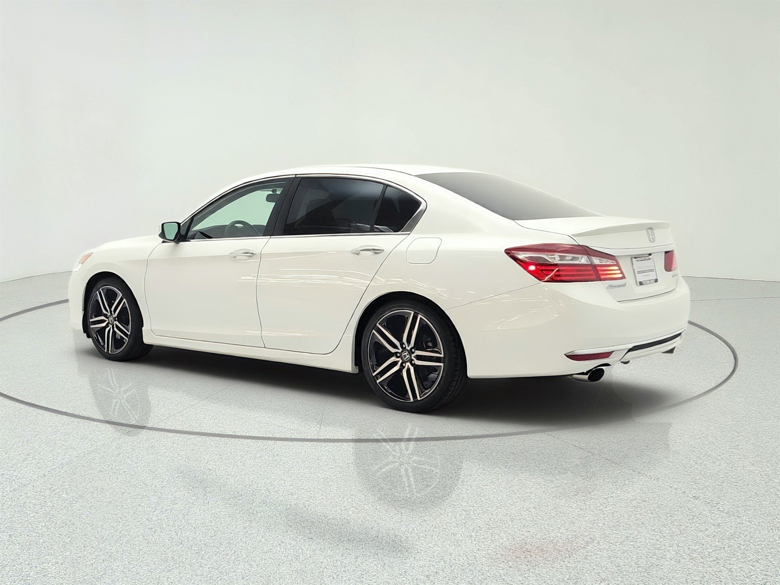Used 2016 Honda Accord Sport image 7