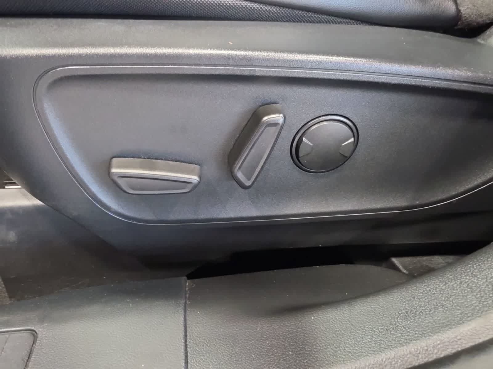 Used 2024 Ford Escape ST-Line w/ Tech Pack #1 AWD/4WD image 21