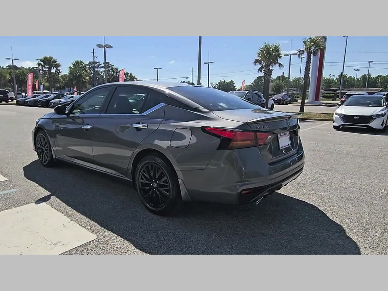 Used 2025 Nissan Altima 2.5 SV w/ SV Special Edition Package FWD image 29