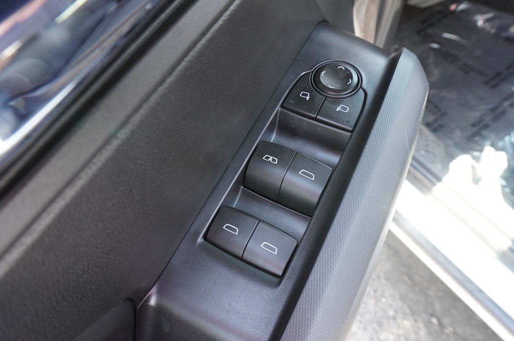 New 2026 GMC Canyon Elevation w/ Convenience Package RWD image 17
