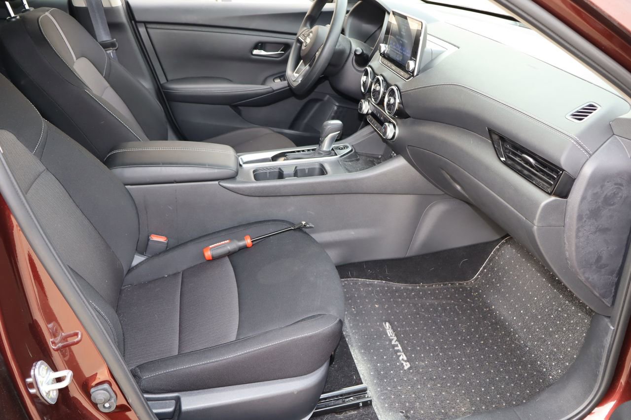 Used 2023 Nissan Sentra SV FWD image 16