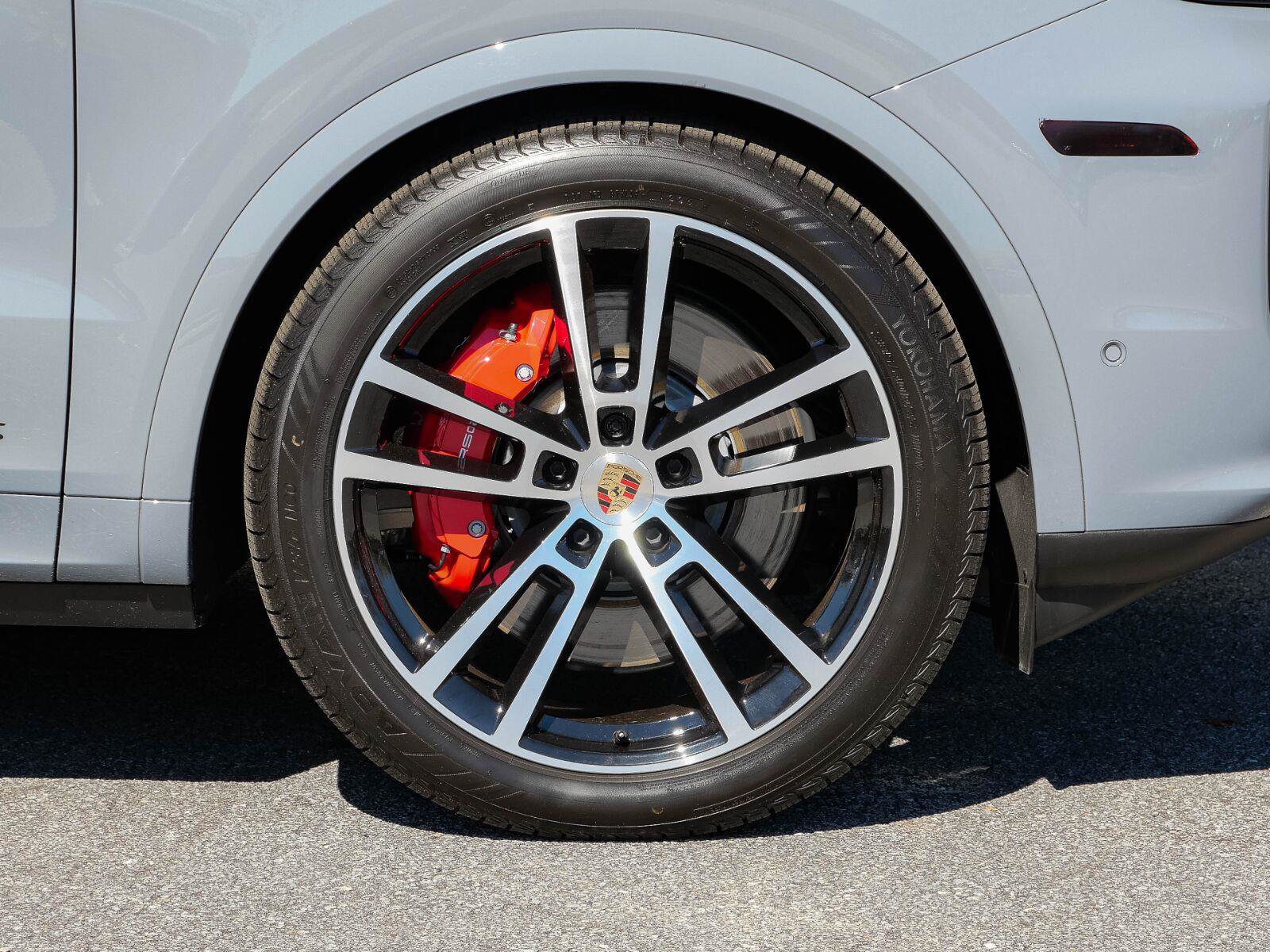 Used 2025 Porsche Cayenne S AWD/4WD image 39