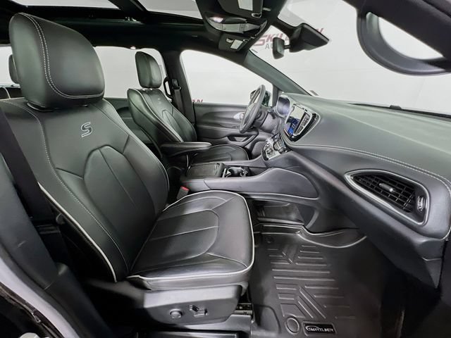 Used 2024 Chrysler Pacifica Limited w/ S Appearance Package FWD image 43