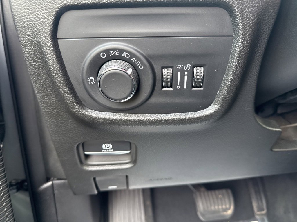 Used 2024 Jeep Grand Cherokee Altitude image 18