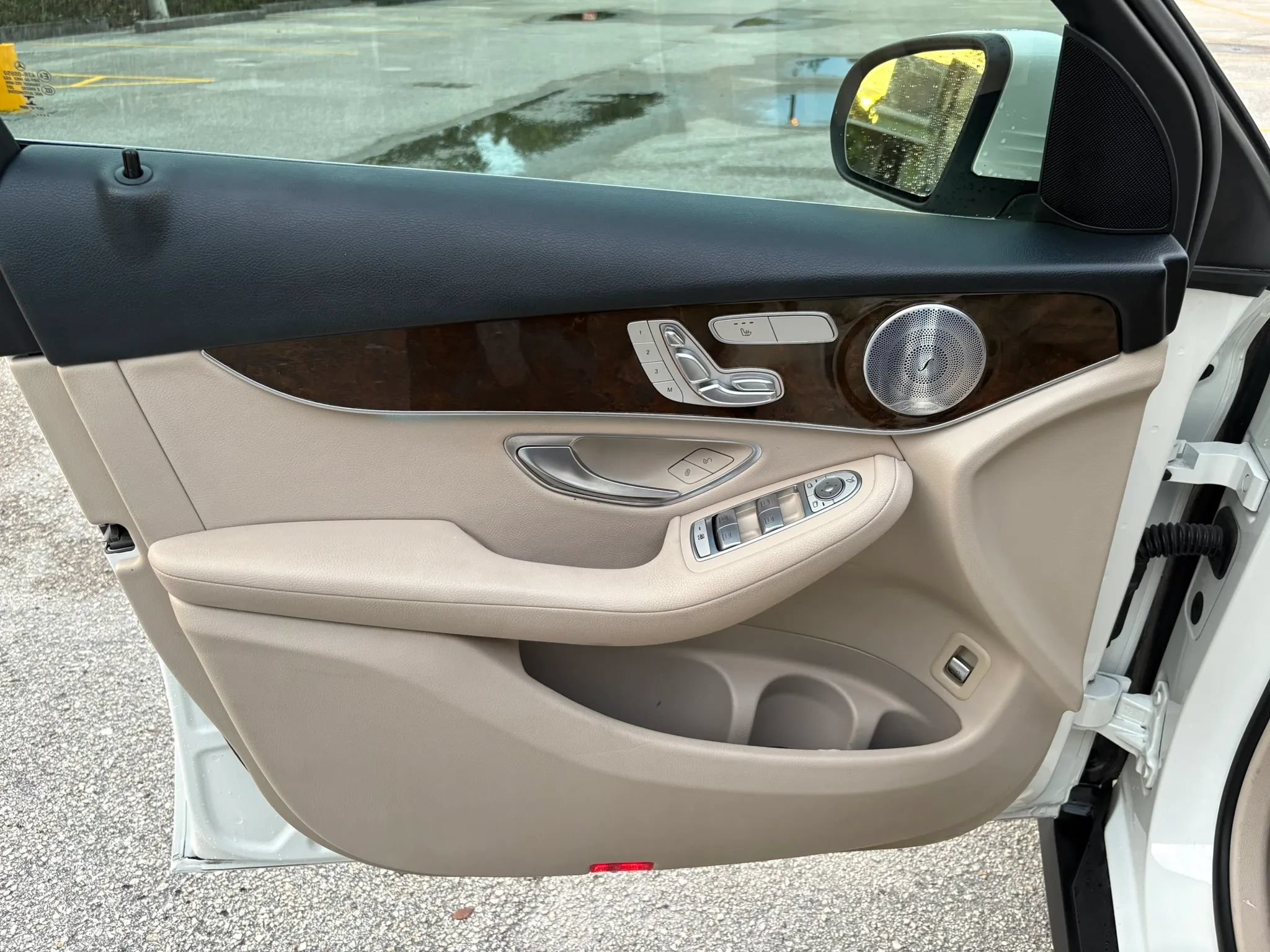 Used 2017 Mercedes-Benz GLC 300 4MATIC image 11