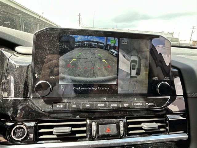 Used 2024 Nissan Pathfinder Platinum image 18