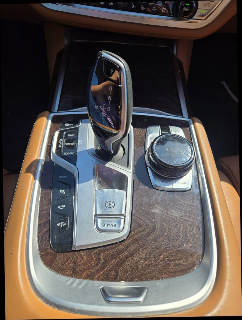 Used 2018 BMW 740e xDrive w/ Executive Package AWD/4WD image 27