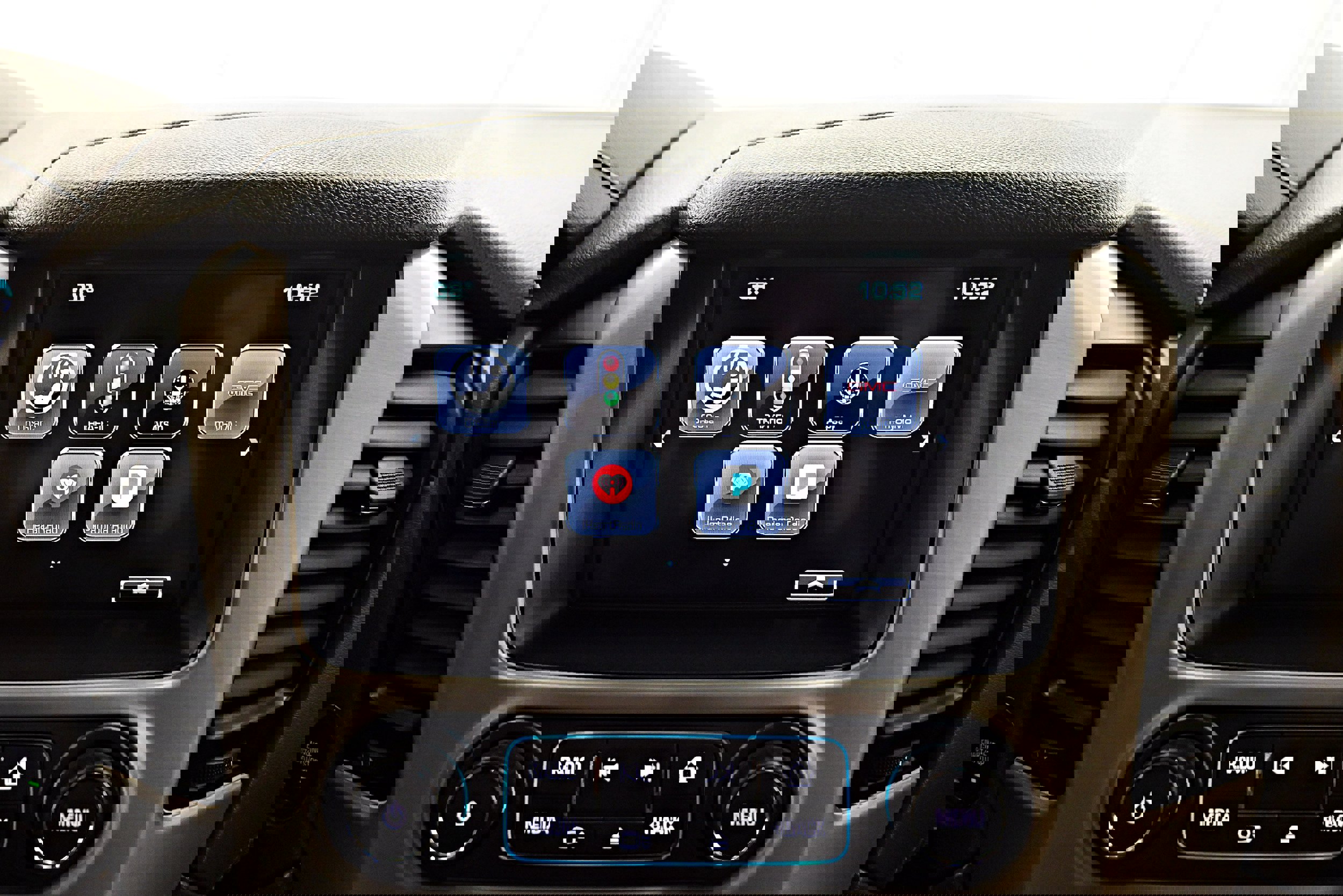 Used 2018 GMC Yukon XL Denali w/ Denali Ultimate Package image 14