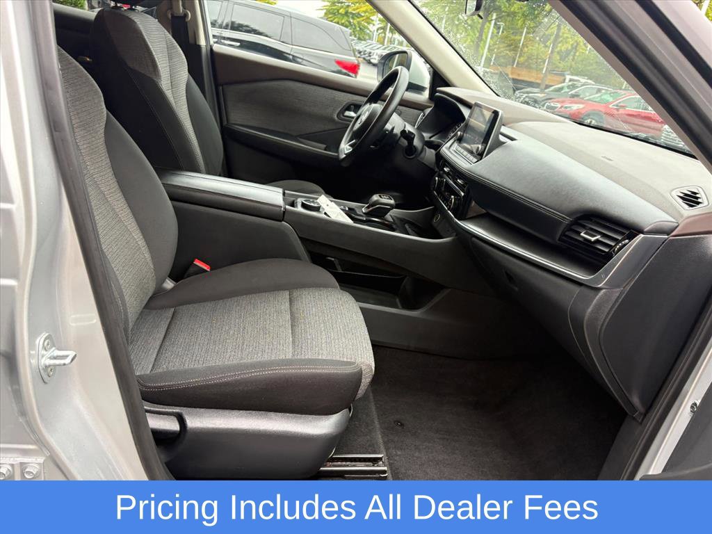 Used 2022 Nissan Rogue SV AWD/4WD image 17