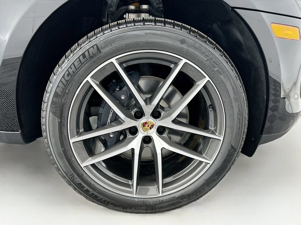 Used 2026 Porsche Macan AWD/4WD image 33