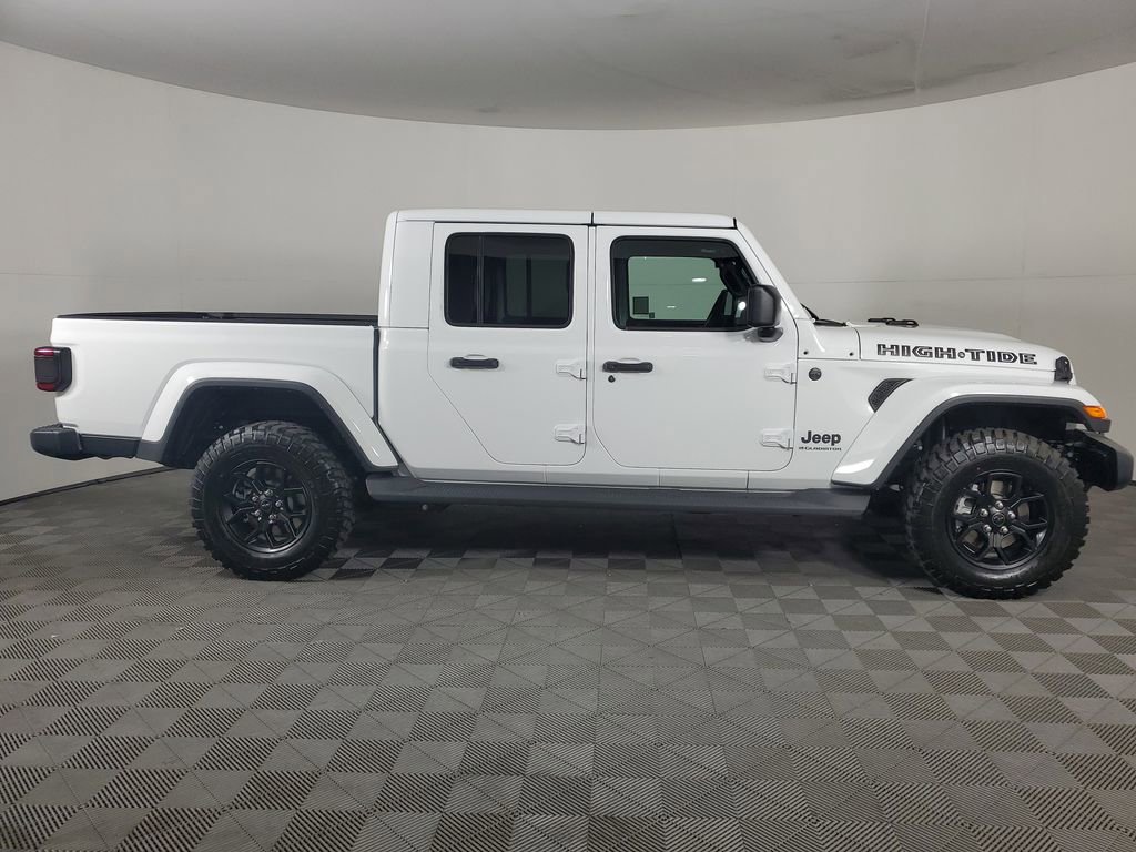 New 2025 Jeep Gladiator Sport image 3